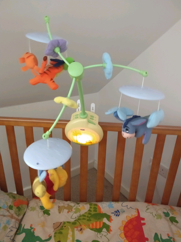 tomy cot mobile
